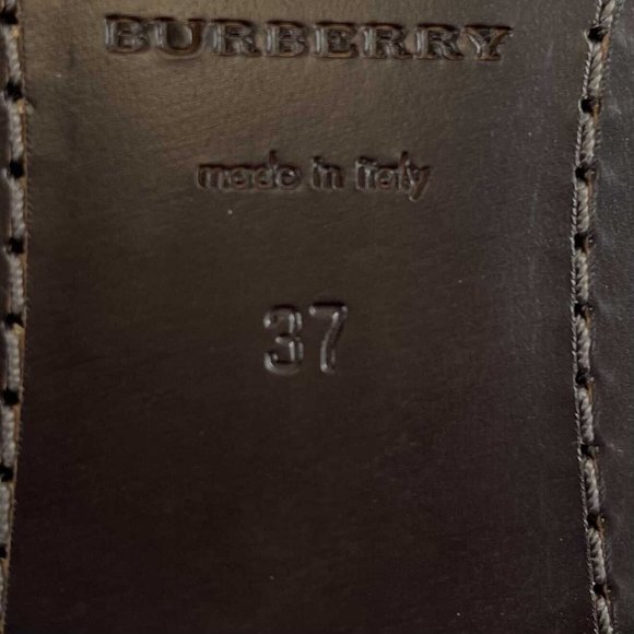 Burberry - Cream Patent Loafer - Cream - 37 / US 7 - Shoes - Picture 3 of 13